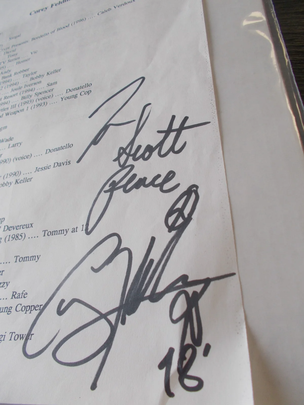 COREY FELDMAN — COREY FELDMAN ORIGINAL SIGNED IN PERSON ACTOR FILMOGRAPHY SHEET IN 1998 VGT, изображение 3