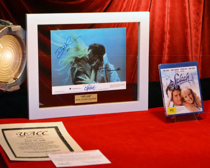 TOM HANKS, DARYL HANNAH — SPLASH Signed TOM HANKS & DARYL HANNAH Autograph Color Photo, FRAME, Plaque, DVD, изображение 2