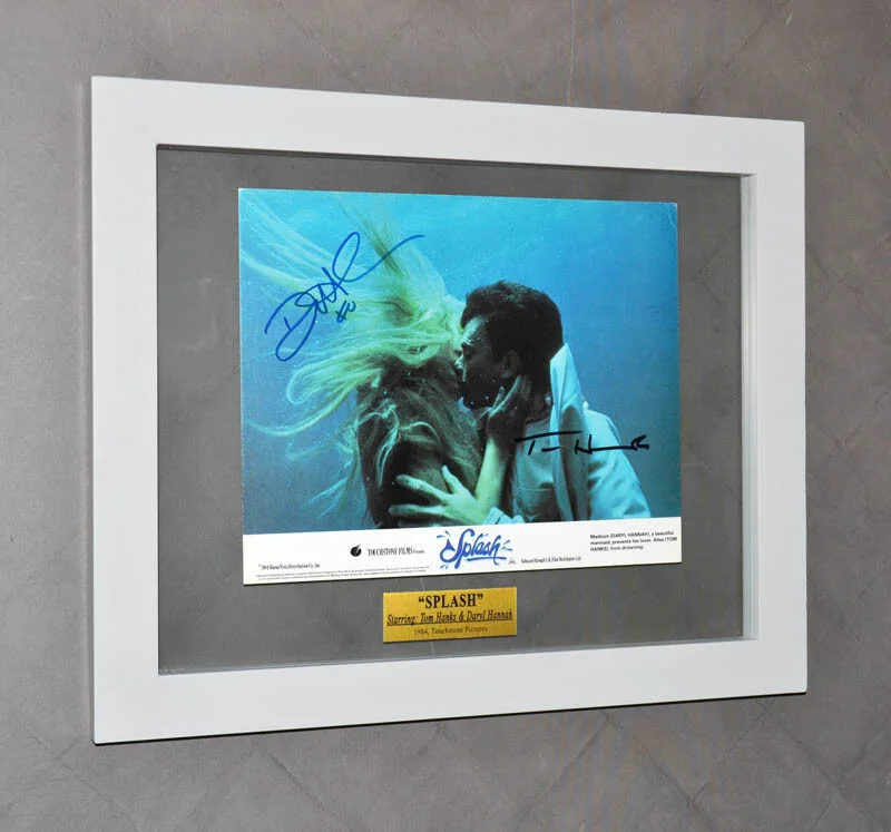 TOM HANKS, DARYL HANNAH — SPLASH Signed TOM HANKS & DARYL HANNAH Autograph Color Photo, FRAME, Plaque, DVD, изображение 3