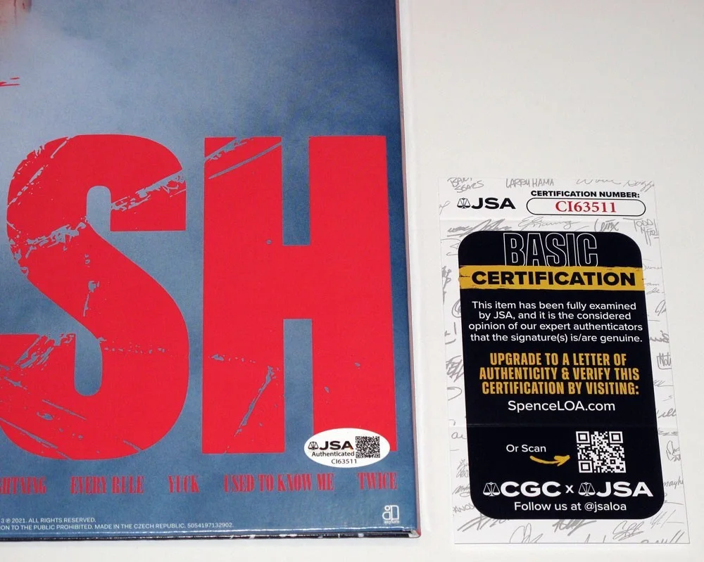Charli XCX — CHARLI XCX signed "CRASH" Vinyl Album EXACT PROOF Hot SEXY Bikini Brat JSA COA, изображение 3
