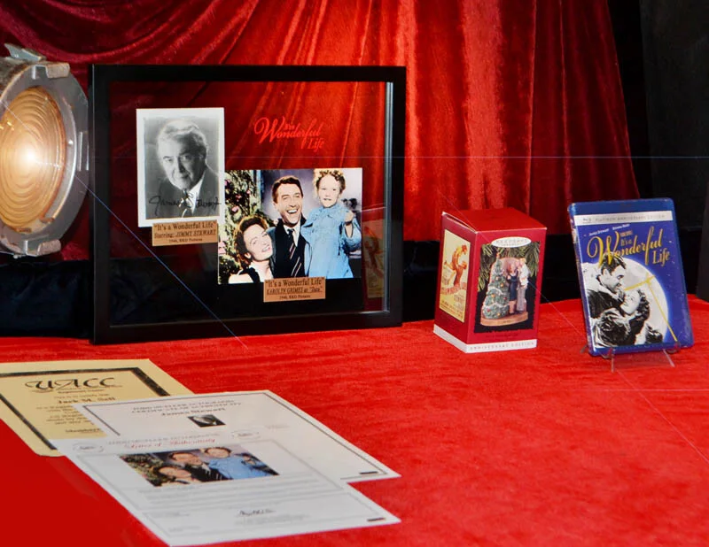 JIMMY STEWART, KAROLYN GRIMES — JIMMY STEWART & ZUZU Signed IT'S A WONDERFUL LIFE, COA DVD, Ornament, UACC Frame, изображение 2