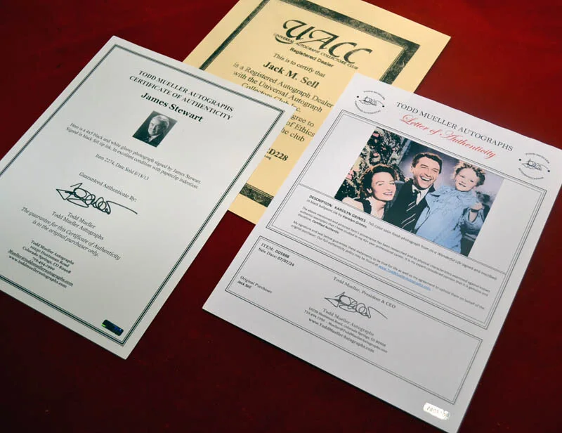 JIMMY STEWART, KAROLYN GRIMES — JIMMY STEWART & ZUZU Signed IT'S A WONDERFUL LIFE, COA DVD, Ornament, UACC Frame, изображение 5