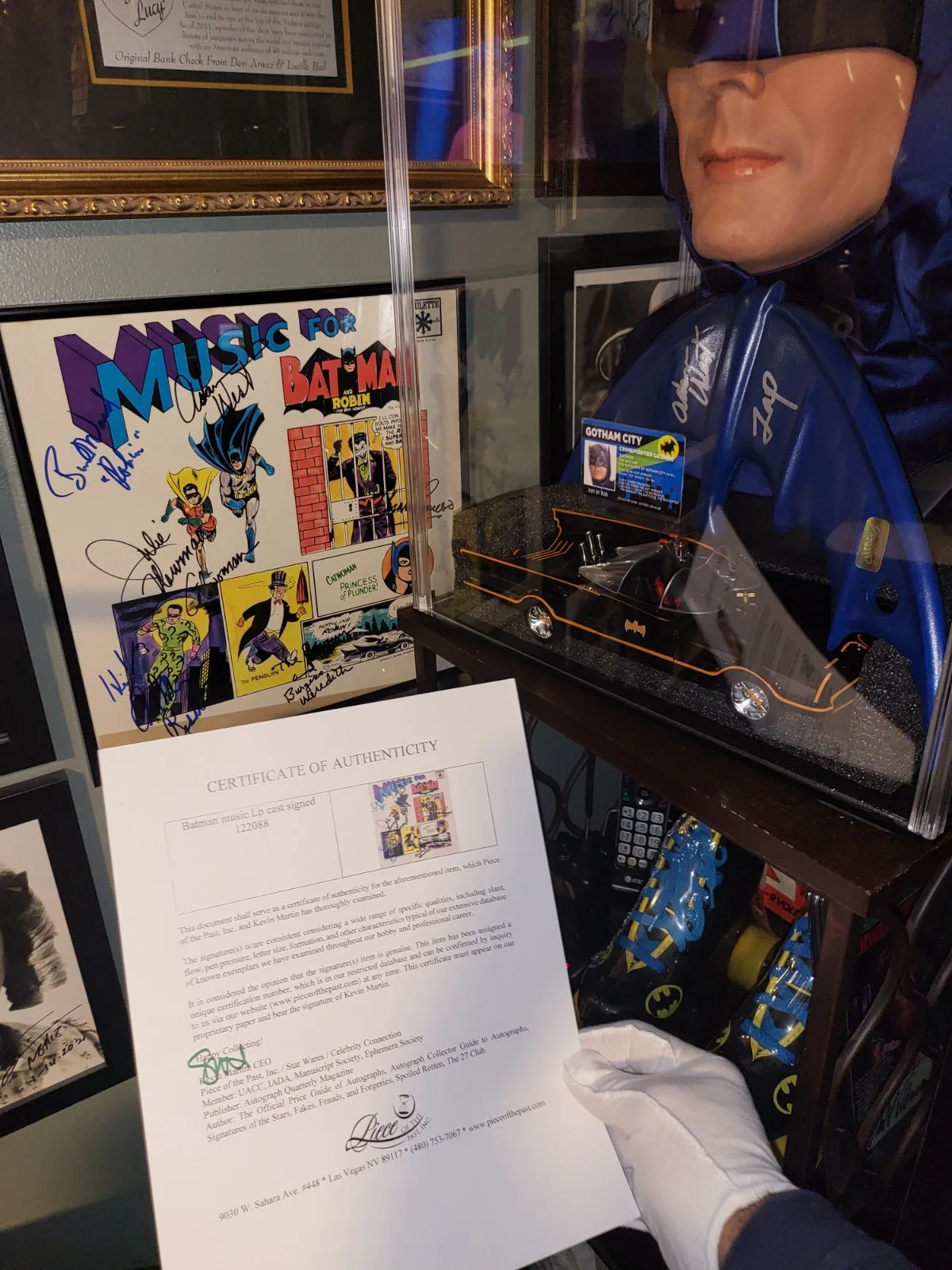 6 — 6 Vintage Signed autographs 1966 batman cast members. Lp Album COA ! RARE, image 2