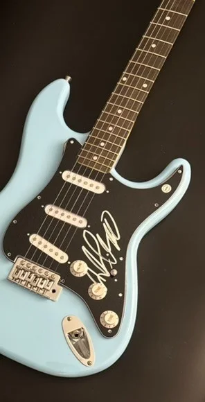 GFA Quiet Riot Guitarist * CARLOS CAVAZO * Signed Electric Guitar PROOF COA, image 2