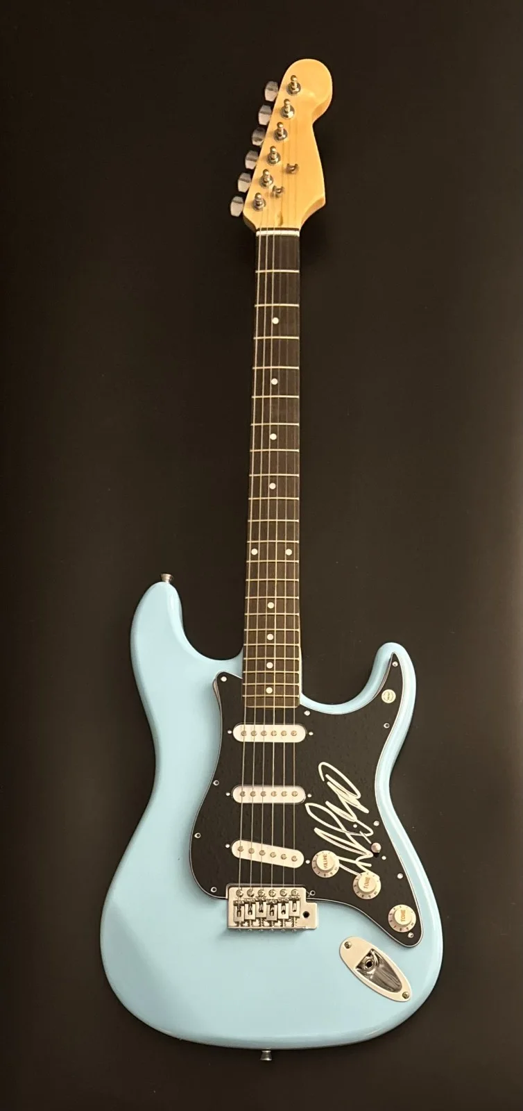 GFA Quiet Riot Guitarist * CARLOS CAVAZO * Signed Electric Guitar PROOF COA, image 4