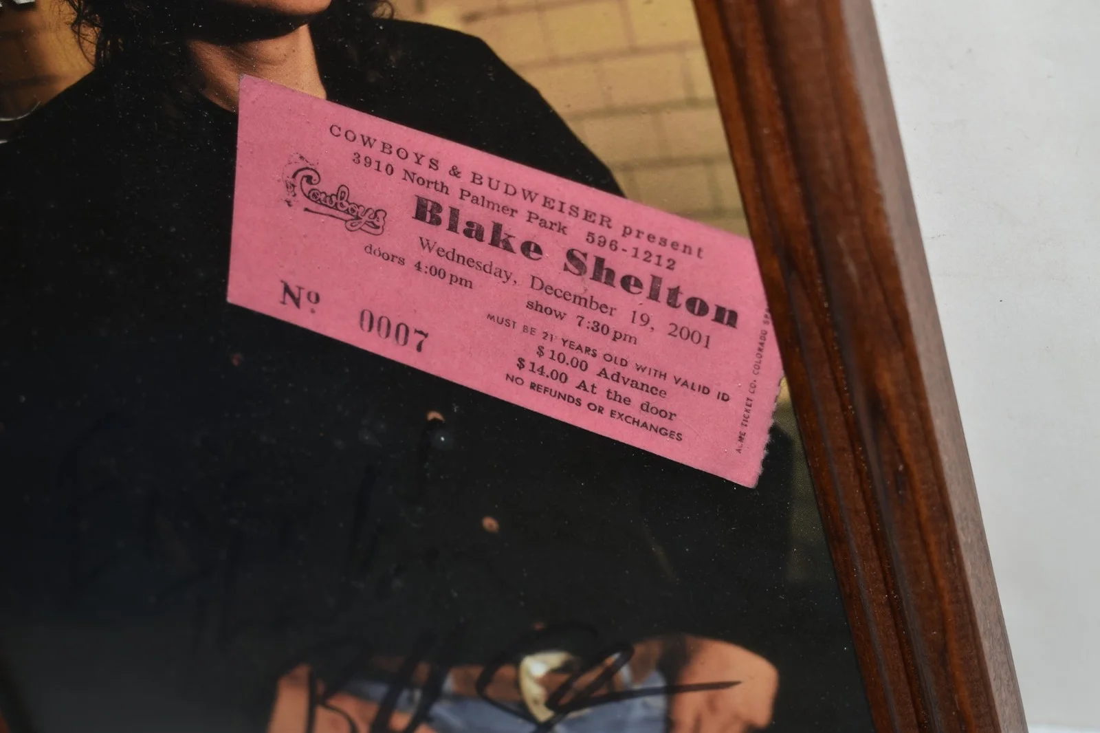 BLAKE SHELTON -COUNTRY MUSIC STAR 8X10 PHOTO- SIGNED - EARLY 2001 TICKET (JGL49), изображение 2
