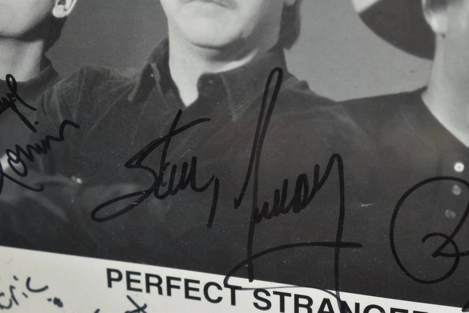 PERFECT STRANGER -COUNTRY MUSIC GROUP 8X10 PHOTO- SIGNED 3 MEMBERS (JGL45), изображение 4