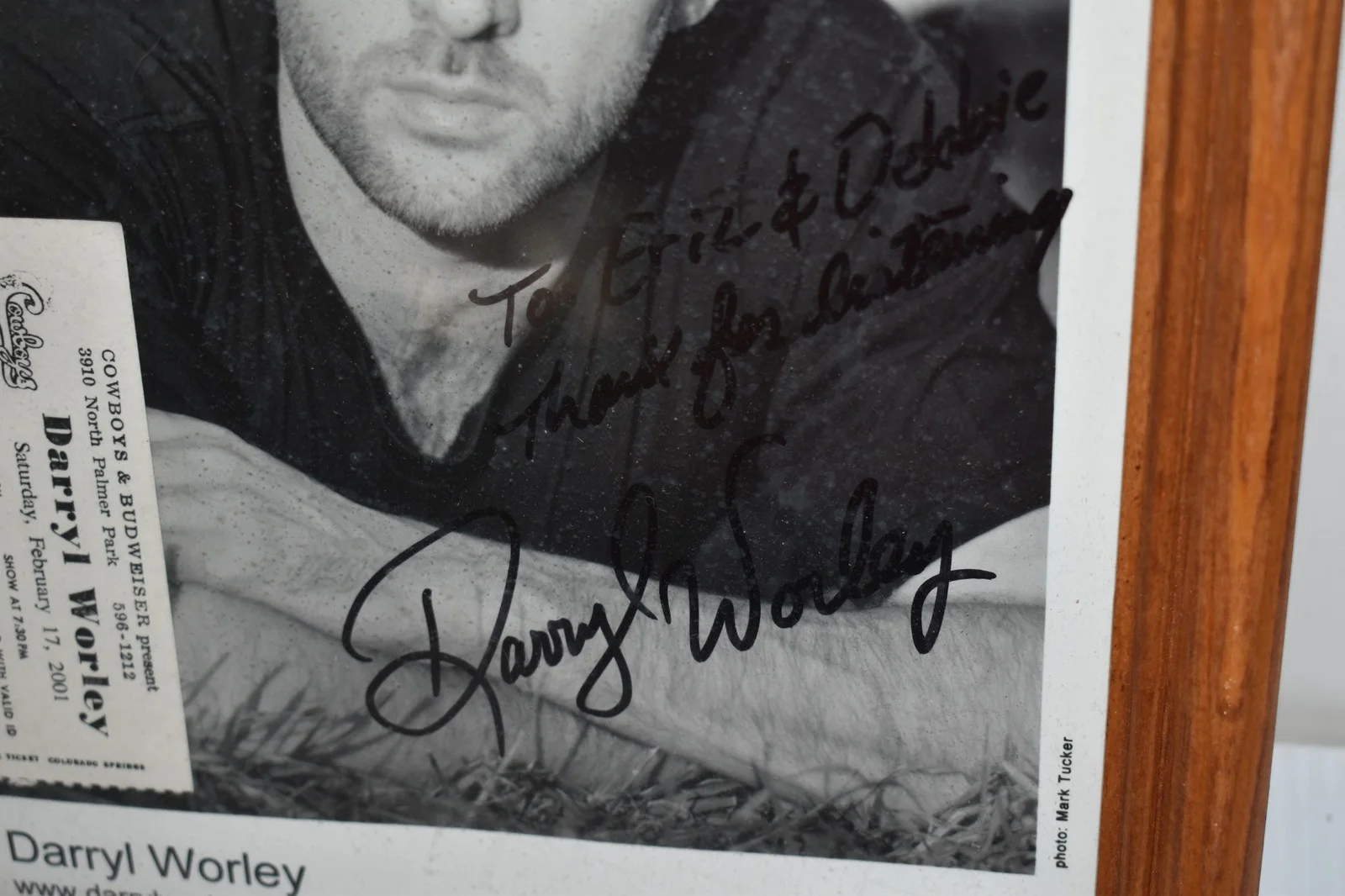 DARRYL WORLEY-COUNTRY MUSIC STAR 8X10 PHOTO- SIGNED W/ COWBOYS 2001 STUB (JGL38), изображение 3