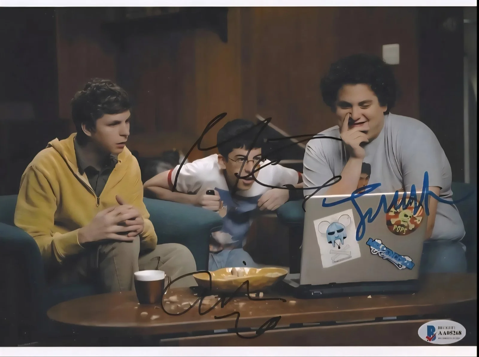 Jonah Hill & Michael Cera & Christopher Mintz-Plasse — SUPERBAD Jonah Hill & Michael Cera & Christopher Mintz-Plasse signed-Beckett coa