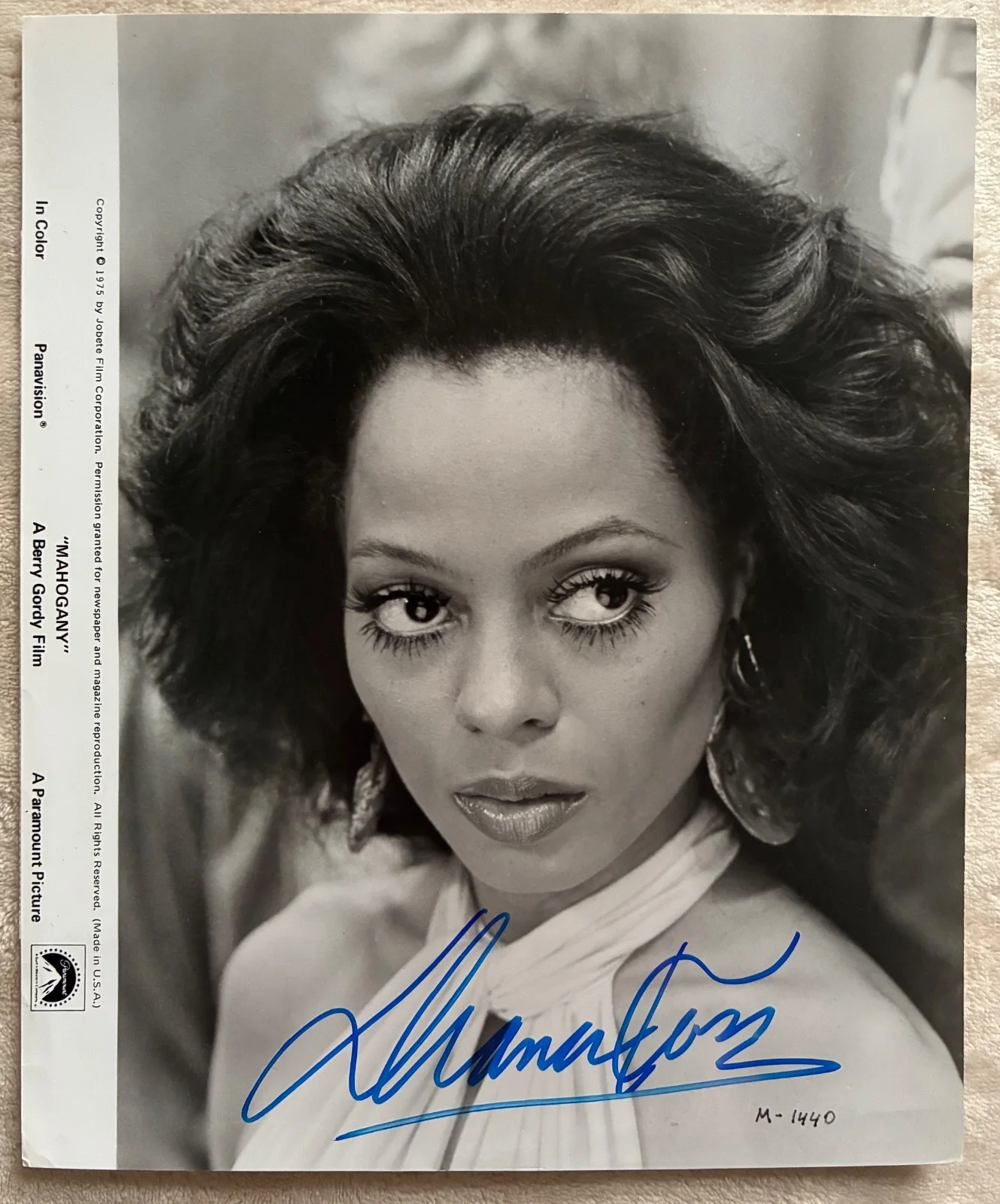 Diana Ross — Diana Ross Signed 8x10 Glossy - Mahogany (1975) - Paramount Snipe Provenance