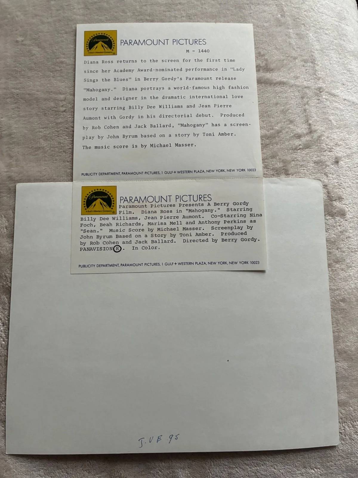 Diana Ross — Diana Ross Signed 8x10 Glossy - Mahogany (1975) - Paramount Snipe Provenance, изображение 3