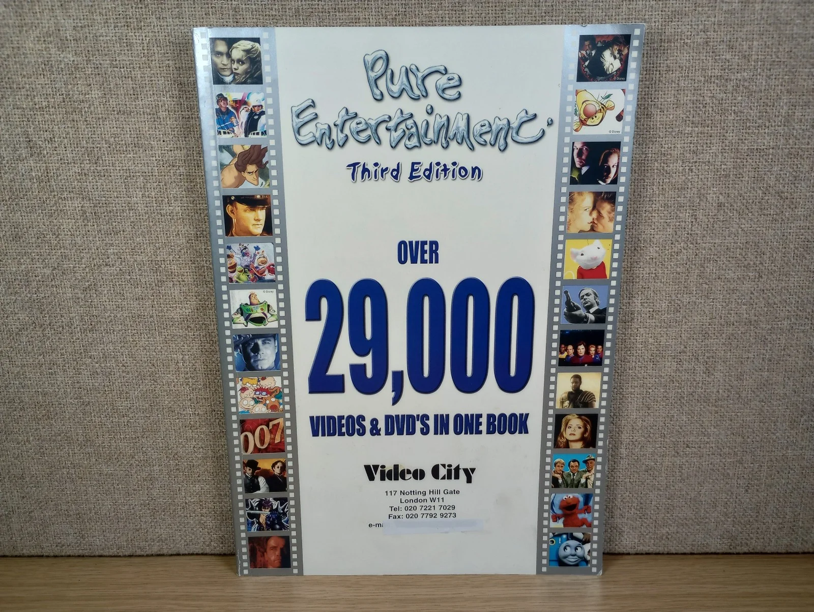 Pure Entertainment 3rd Edition VHS Catalogue Book 2000 Video City Notting Hill, изображение 2