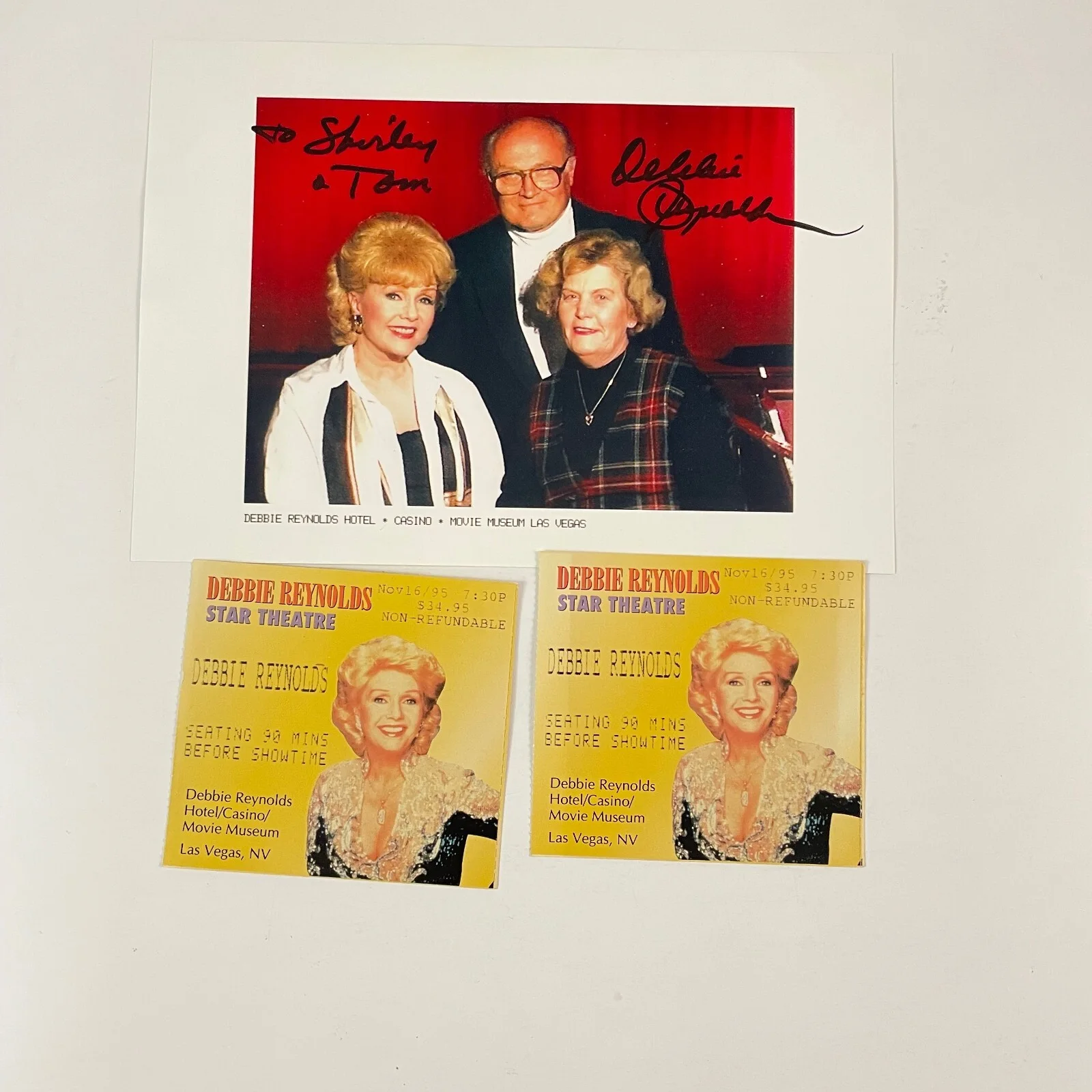 Debbie Reynolds — SIGNED by DEBBIE REYNOLDS photo + 2 ticket stubs Star Theatre & Movie Museum, изображение 5