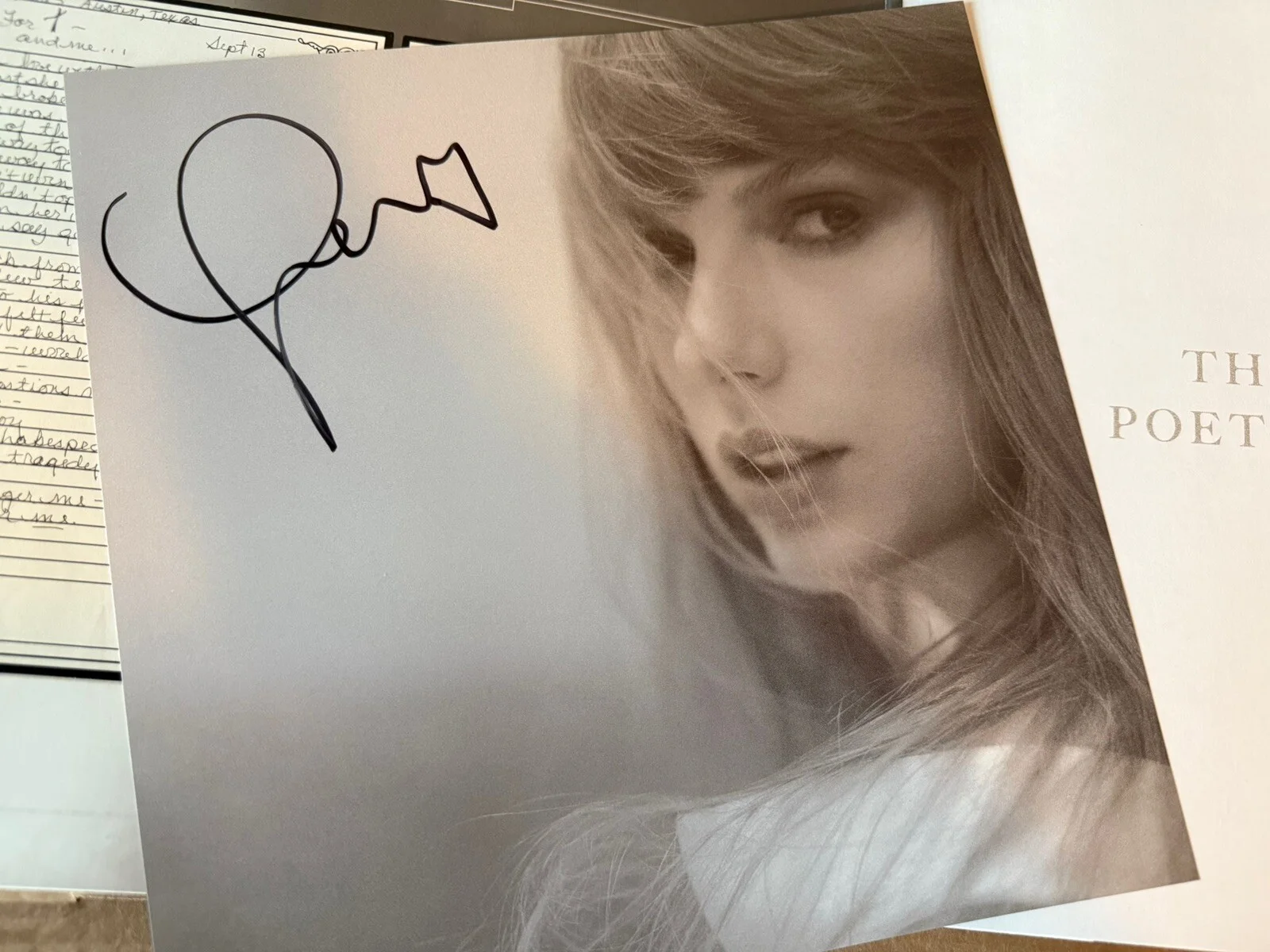 Taylor Swift Signed Vinyl The Tortured Poets Department TTPD With Heart, изображение 2