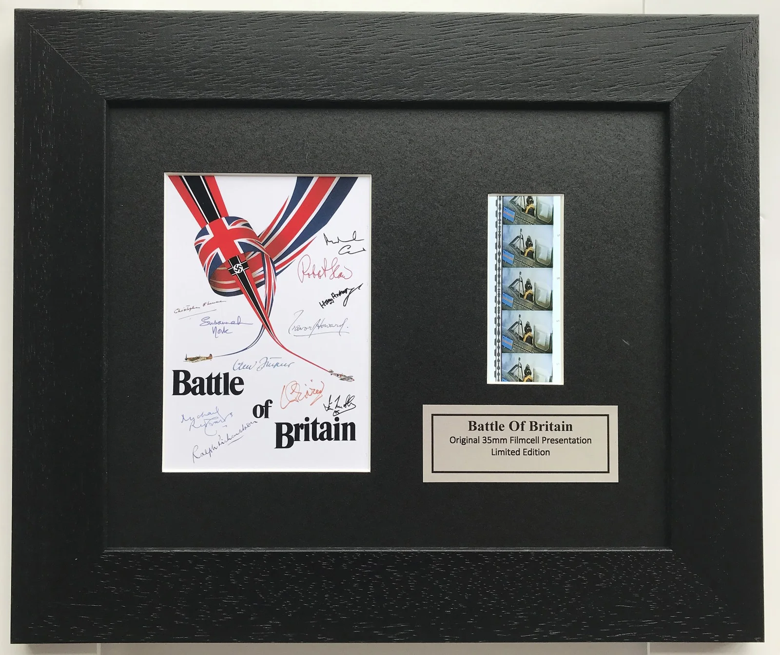 BATTLE of BRITAIN Cast Signed + Original 35mm Filmcells set in Quality Wood, изображение 4