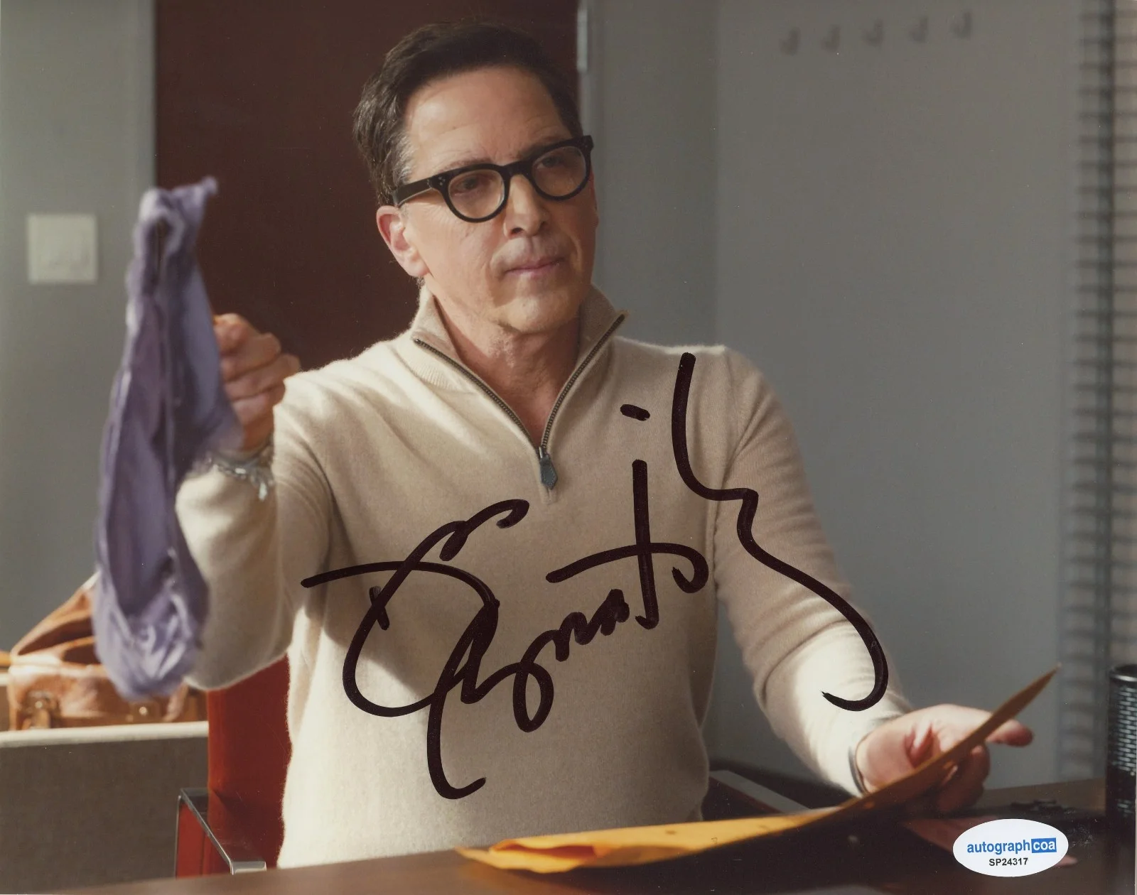 Dan Bucatinsky — Dan Bucatinsky Signed Autographed HACKS 8x10 Photo EXACT Proof ACOA B Comeback, image 2