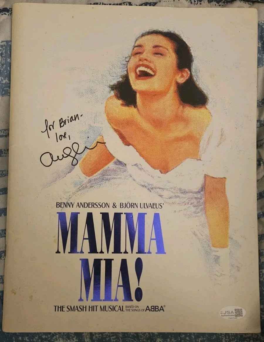 Amanda Seyfried — Amanda Seyfried Signed Autograph Mama Mia Broadway Program W/JSA Authentication, image 2