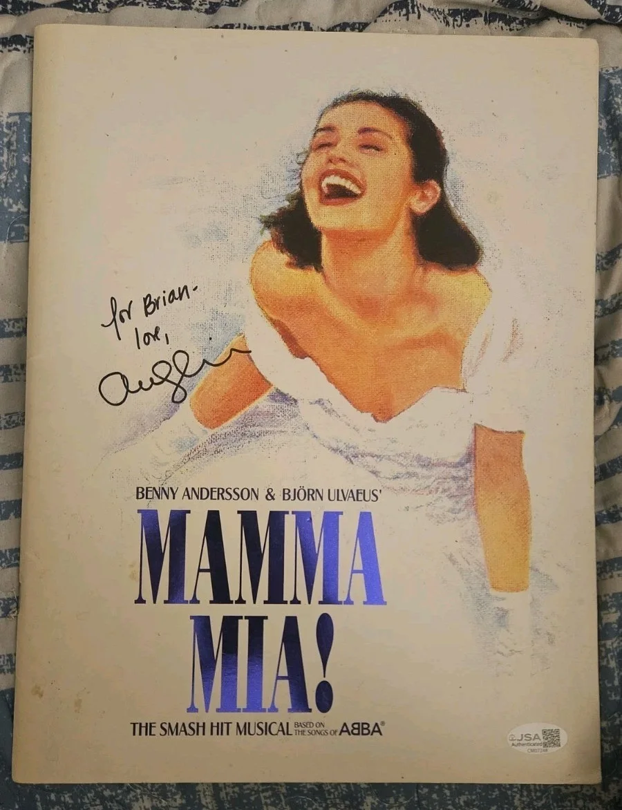 Amanda Seyfried — Amanda Seyfried Signed Autograph Mama Mia Broadway Program W/JSA Authentication, image 3