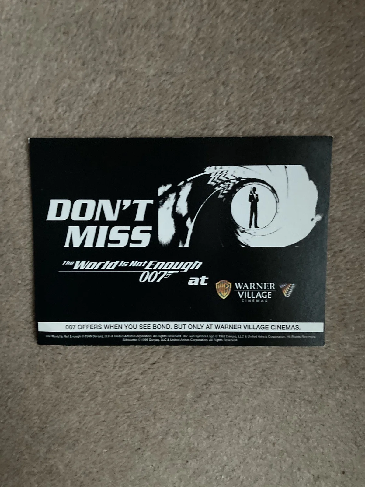 JAMES BOND 007 The World is Not Enough Set of 2 official Postcards, image 4