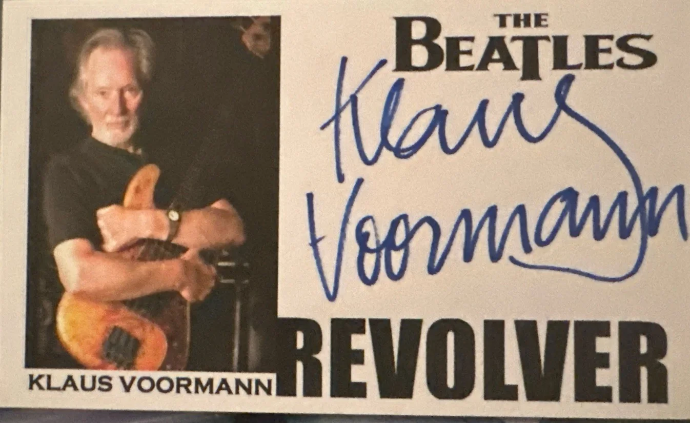 Klaus Voormann signed The Beautiful Colored Index Card The Beatles Revolve, изображение 2