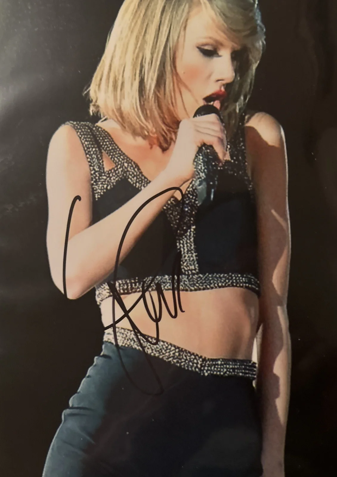 TAYLOR SWIFT with Sexy Body Signed Original 8x10" Authentic REAL Autographed, изображение 2