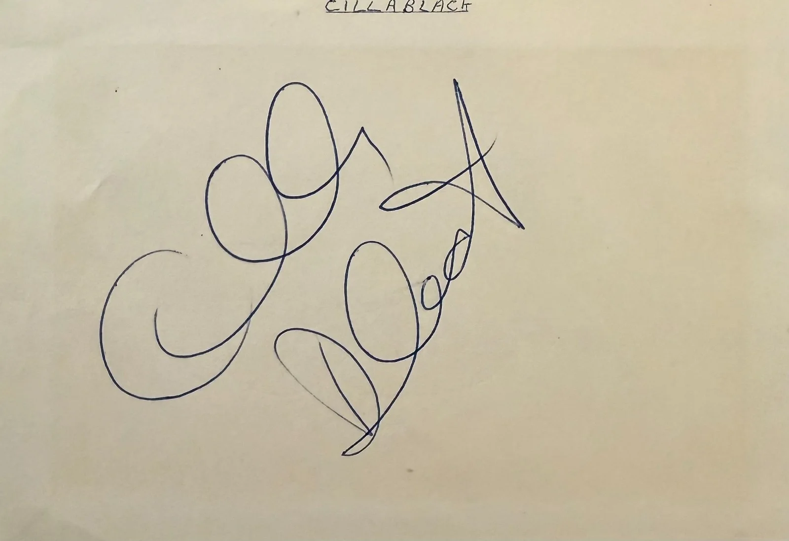 CILLA BLACK Signed Autographed 4" x 5" ALBUM PAGE English SINGER TV Host HELLBOY, изображение 3