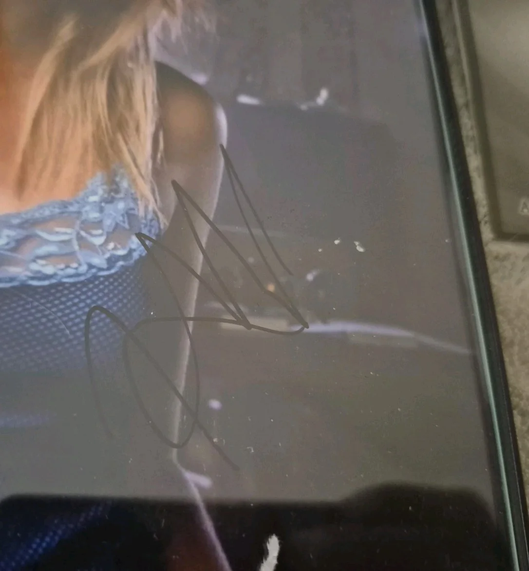 Kaley Cuoco Autographed 8x10 w/ COA Framed, image 2