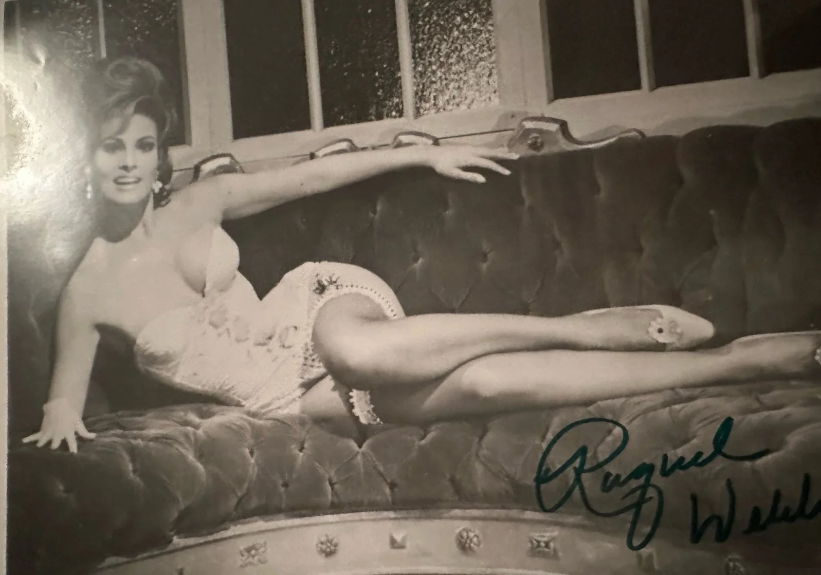 Raquel Welch Authentic Autographed 8 x 10 Photo w/ COA, image 3