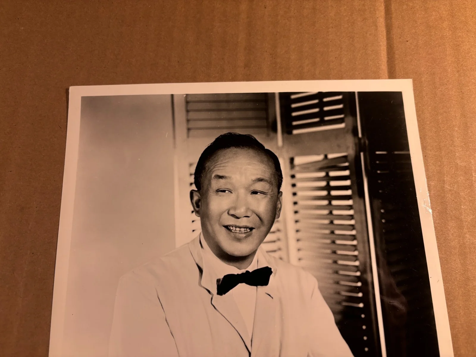 Sammee Tong Extremely Rare Very Early Autographed 8/10 Photo 50s Bachelor Father, изображение 2