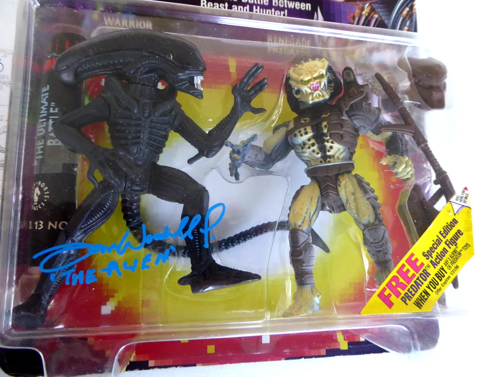 Tom Woodruff Jr. Signed Aliens vs Predator Kenner Figure Autographed JSA COA, image 2