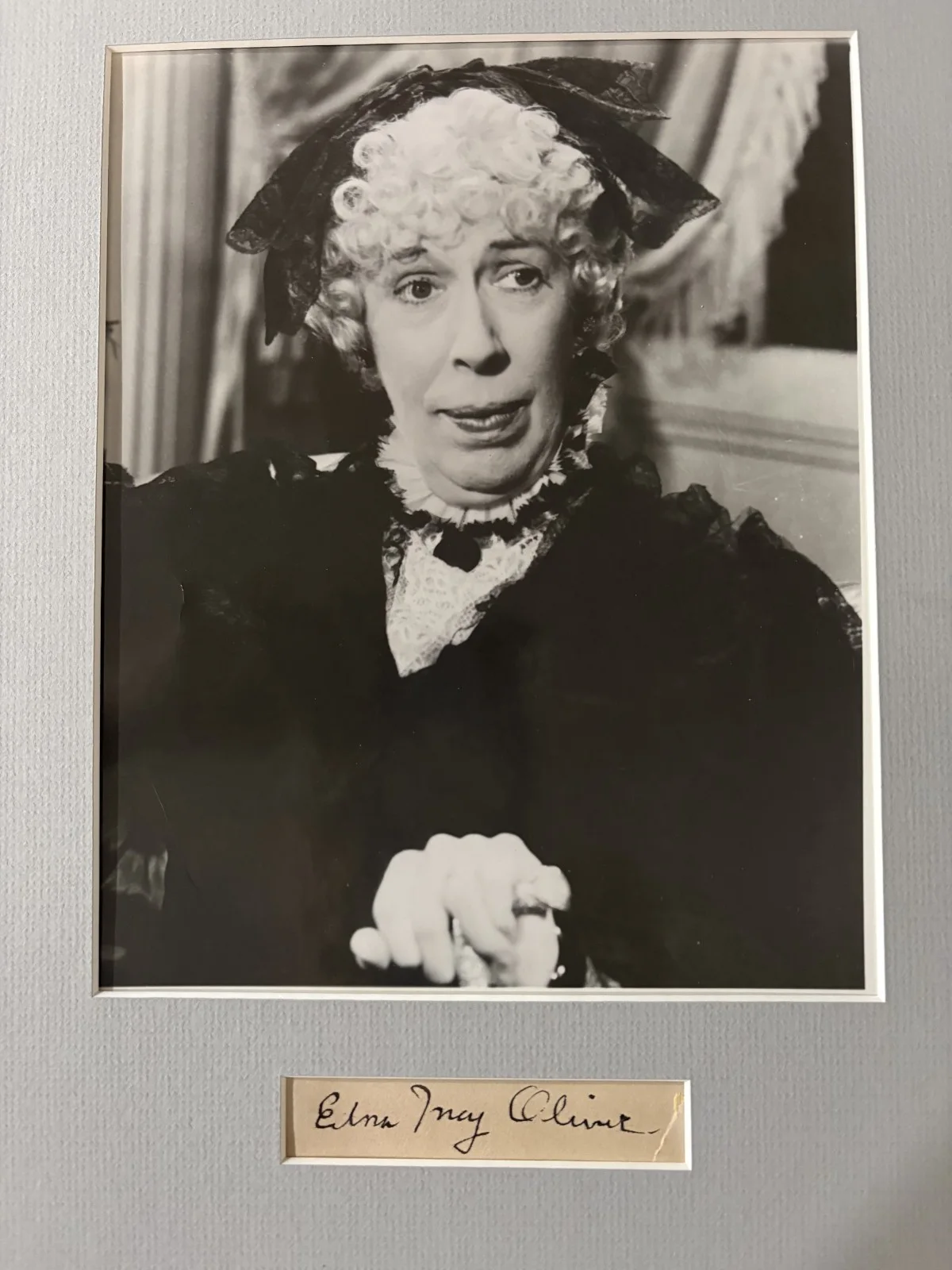 Edna May Oliver — Edna May Oliver Signed - Photo Starred In Drums Along the Mowhawk Film Great