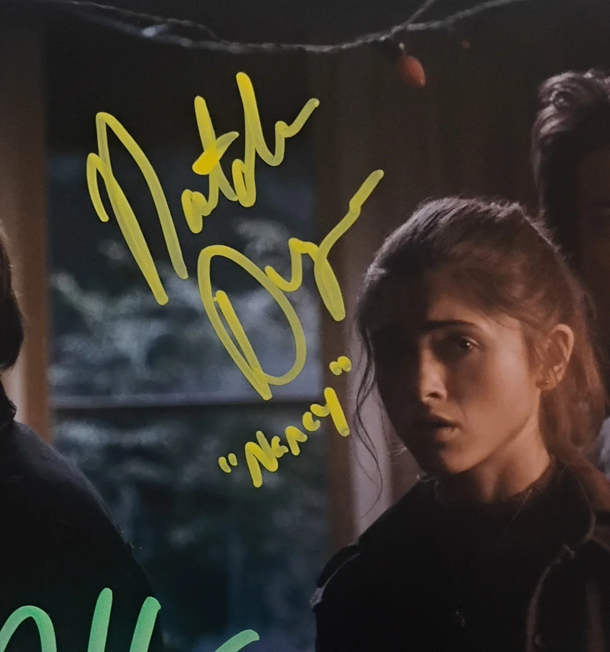 Stranger Things 3 Cast Hand Signed 11x14 Photo COA Natalie Dyer, Joe Keery, image 2