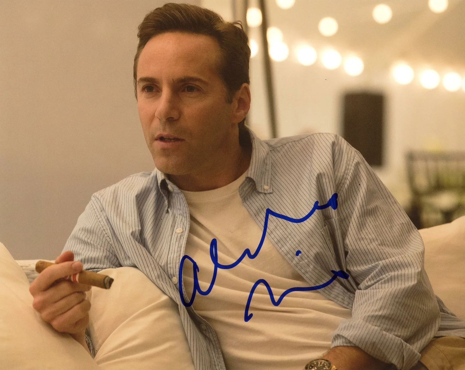 Alessandro Nivola — Alessandro Nivola "Wizard of Lies" AUTOGRAPH Signed 8x10 Photo