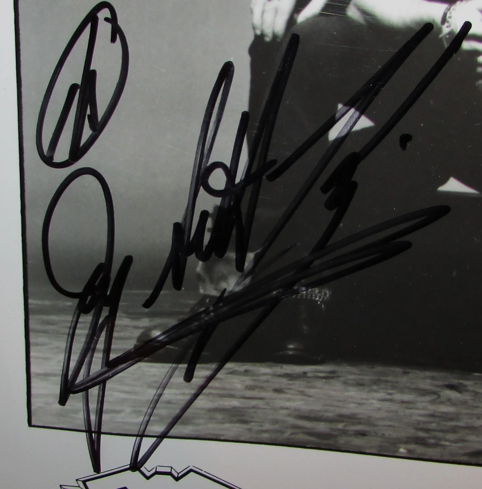 1990s HARD ROCK "BIG BAND" 8" X 10" B & W PHOTOGRAPH AUTOGRAPHED BY BAND MEMBERS, изображение 5