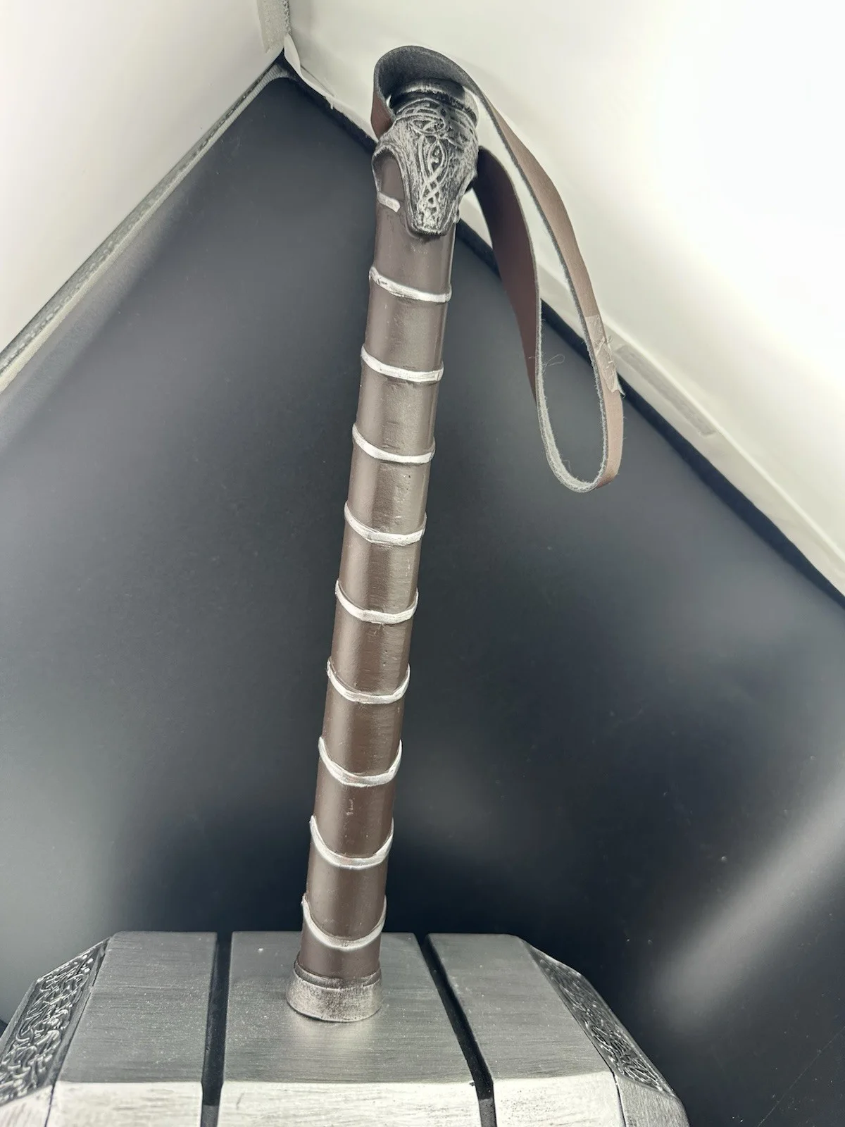 Chris Hemsworth — Avengers Autographed Marvel Legends Thor Mjolnir 1:1 Scale Prop Replica Hammer, image 3