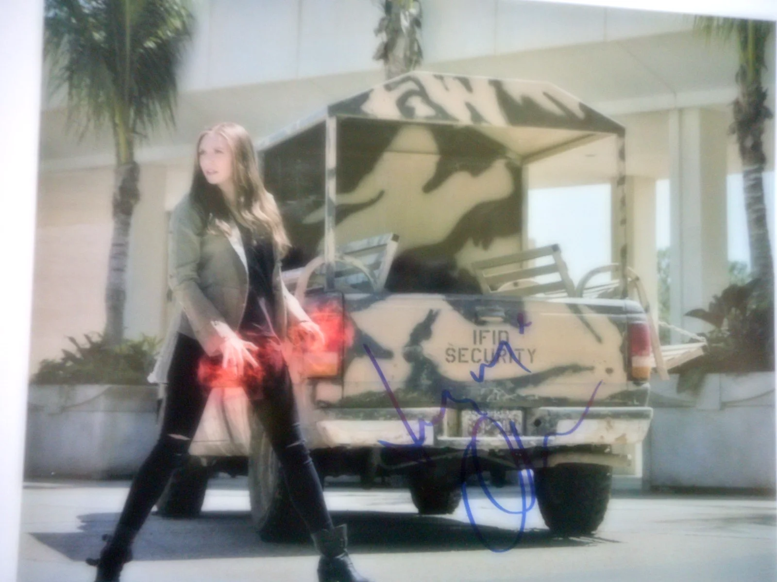 Elizabeth Olsen — Elizabeth Olsen signed AVENGERS Civil War (Wanda) 8x10 Photo W/COA & Holo