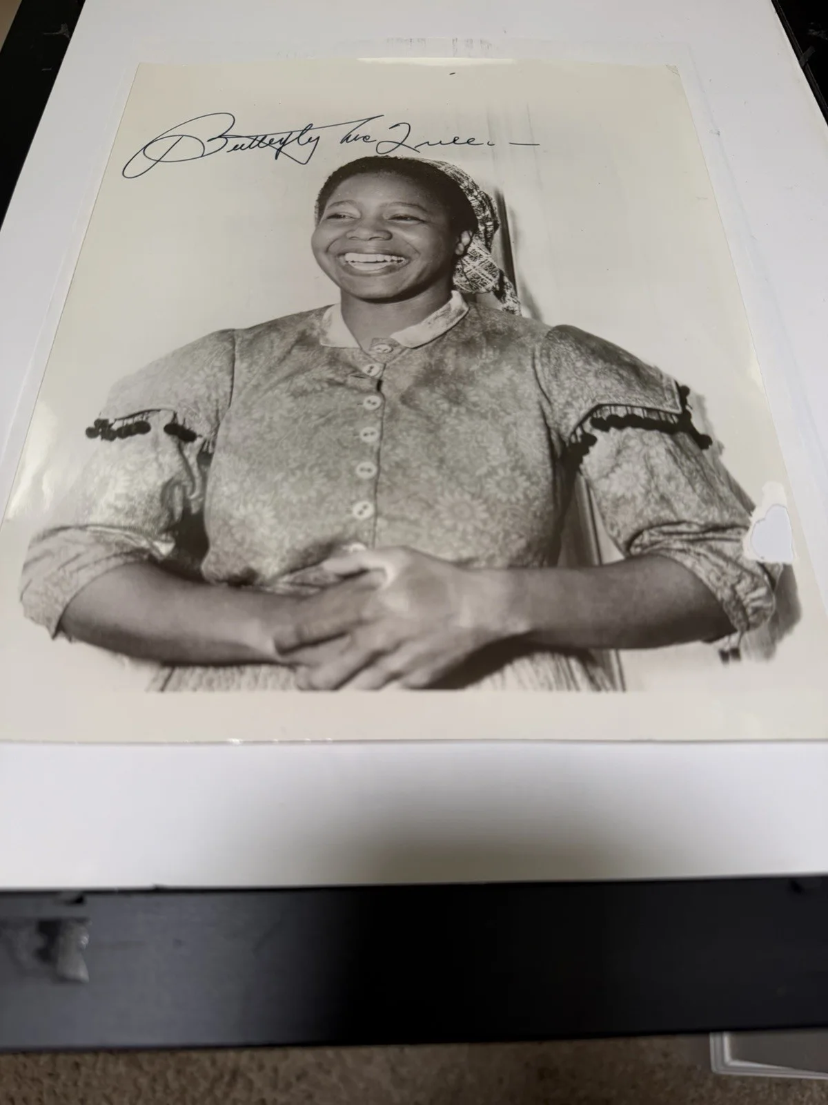 Authentic Butterfly McQueen Autographed Photo Framed With COA, image 3