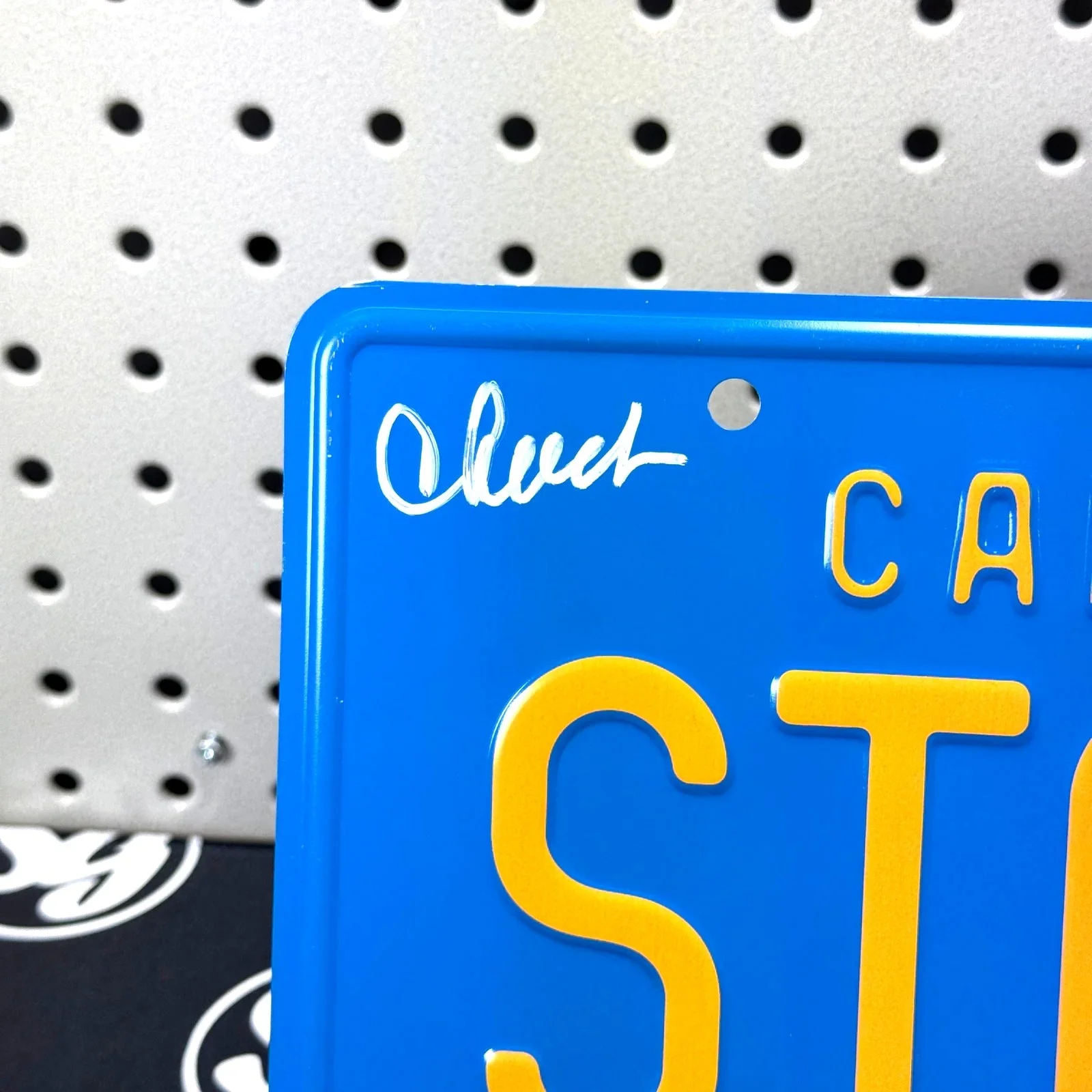Cheech Maron, Tommy Chong — CHEECH AND CHONG Signed Blue California Novelty License Plate "STONER" Auto JSA, изображение 2