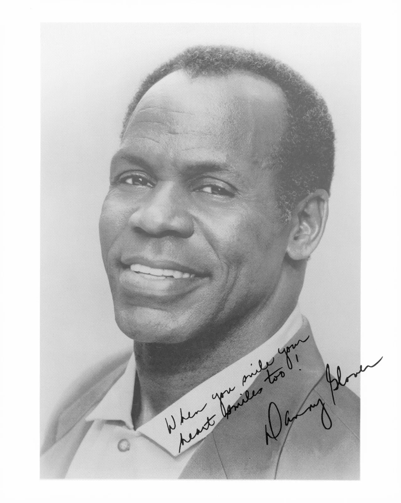 DANNY GLOVER — DANNY GLOVER SIGNED LETHAL WEAPON COLOR PURPLE 8X10 GLOSSY PHOTO 8x10 RARE