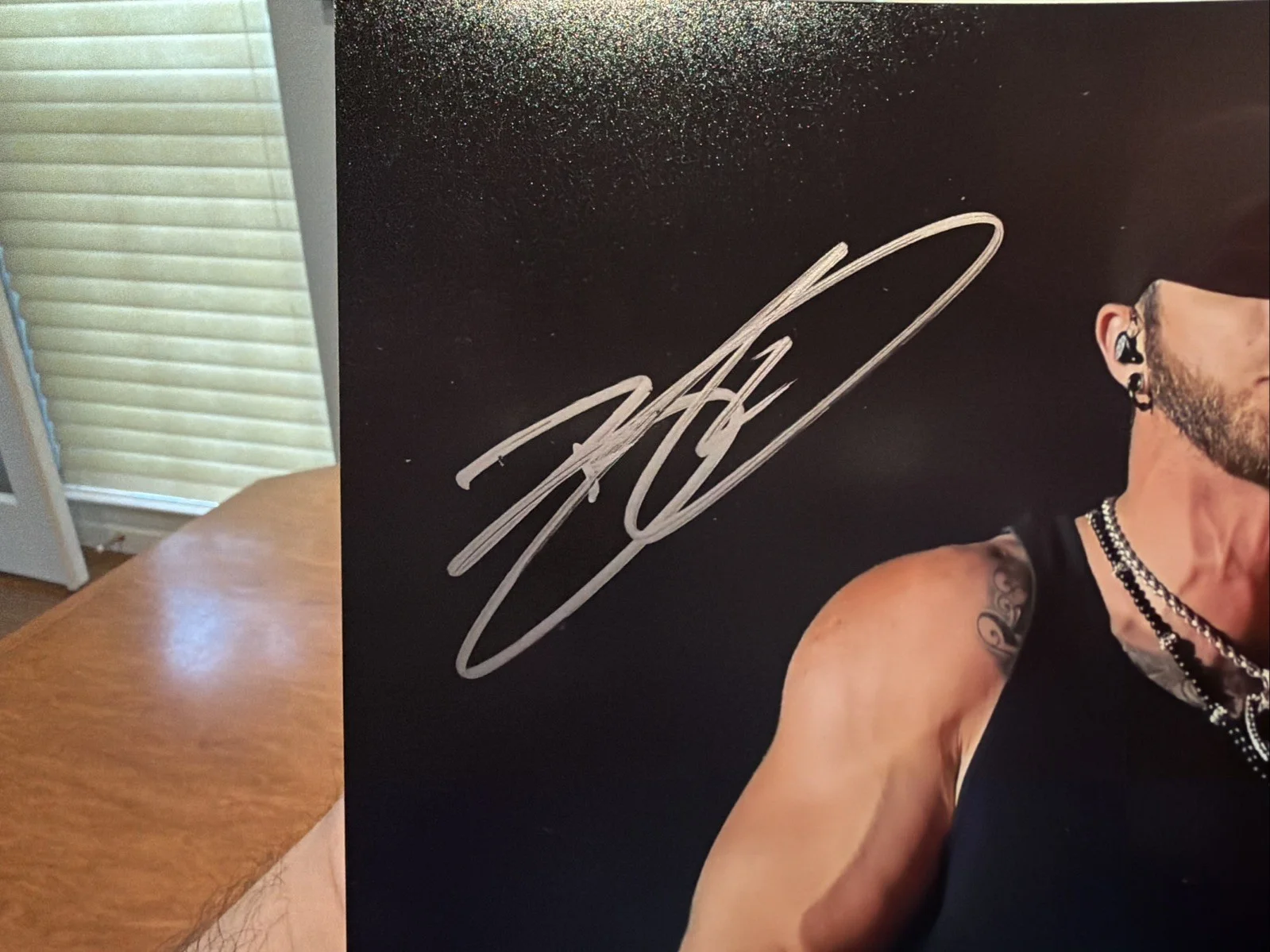 BRANTLEY GILBERT HAND SIGNED 8x10 PHOTO AUTOGRAPHED COUNTRY SINGER, изображение 3