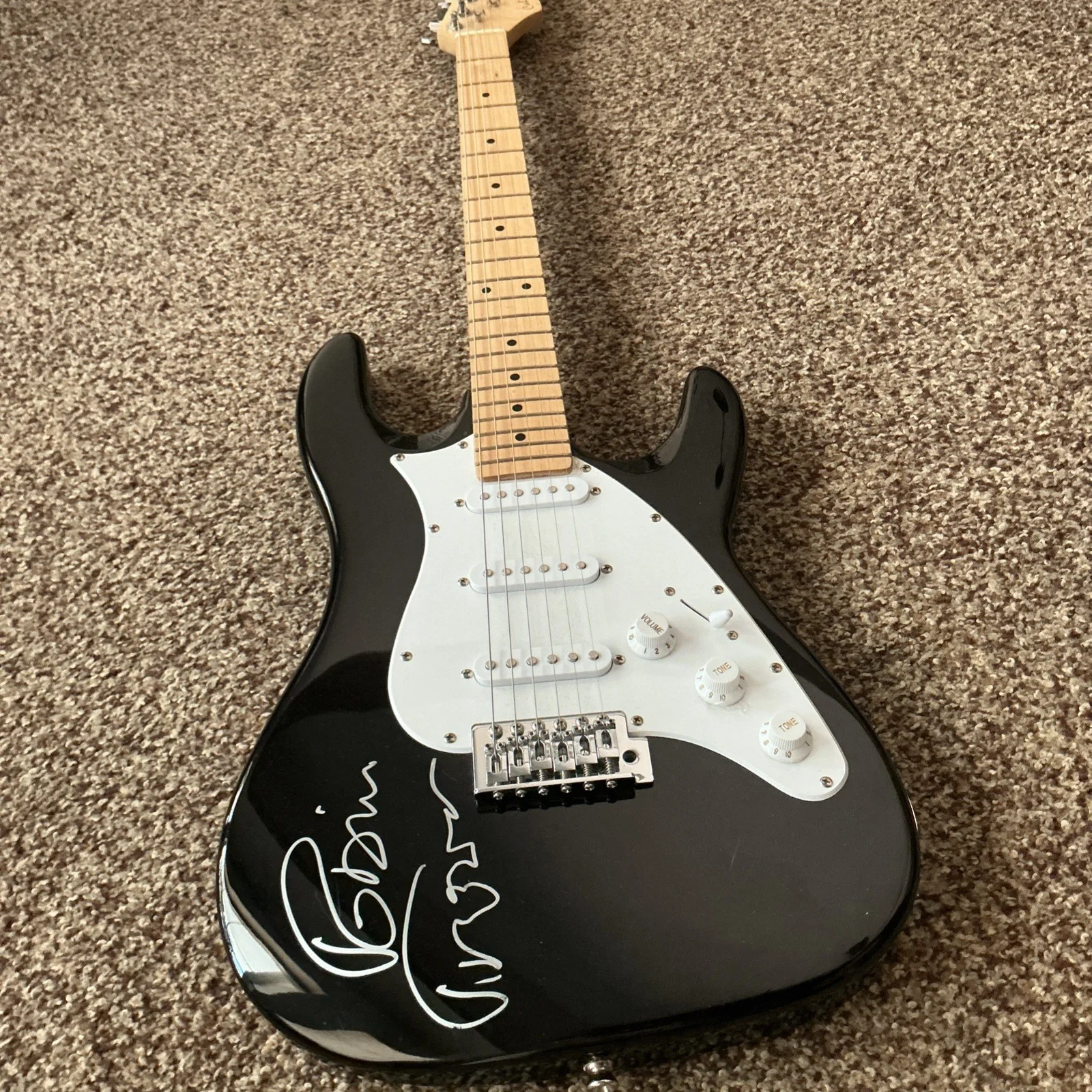 This Is A Beautiful Black Guitar Signed In Silver By Robin Trower., image 5