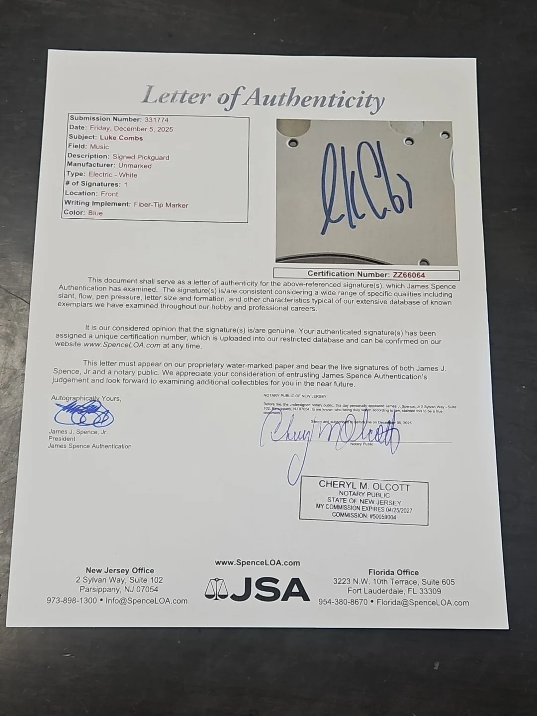 Singer LUKE COMBS Signed Electric Guitar Pick Guard JSA Letter of Authenticity, image 2