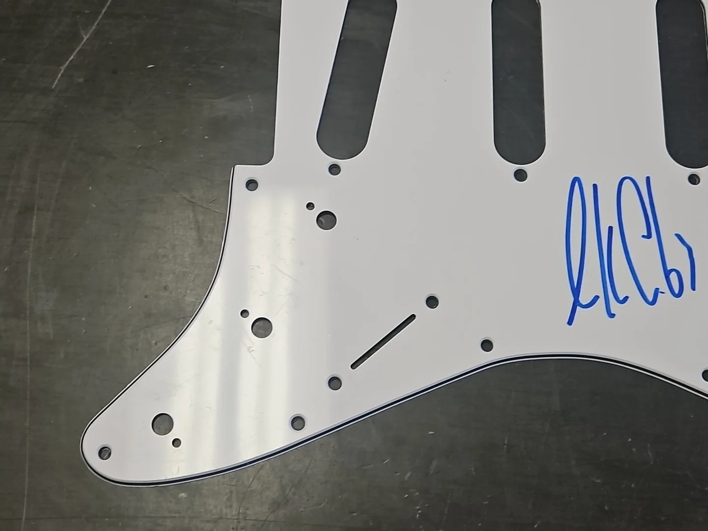 Singer LUKE COMBS Signed Electric Guitar Pick Guard JSA Letter of Authenticity, image 3