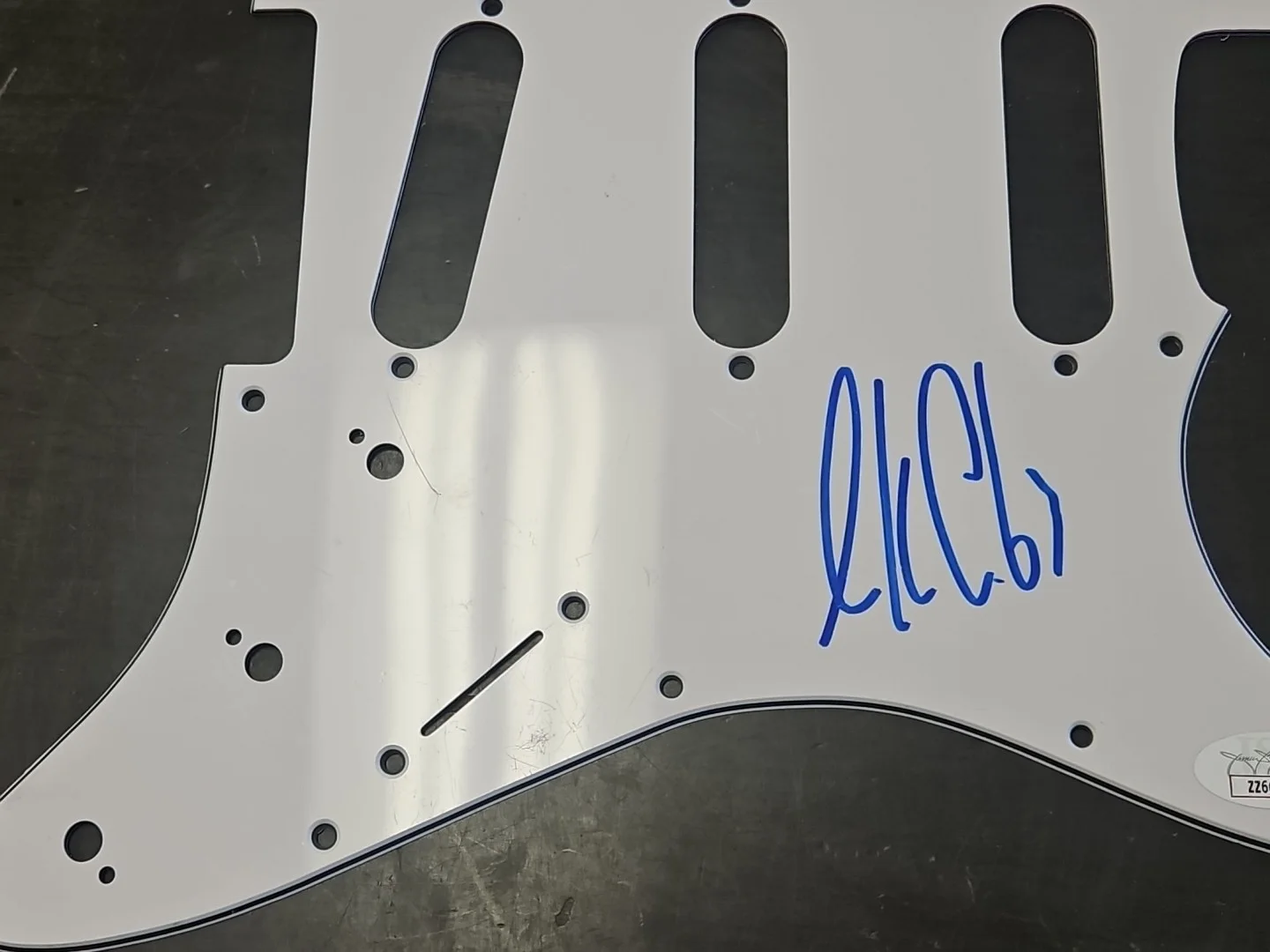 Singer LUKE COMBS Signed Electric Guitar Pick Guard JSA Letter of Authenticity, image 4