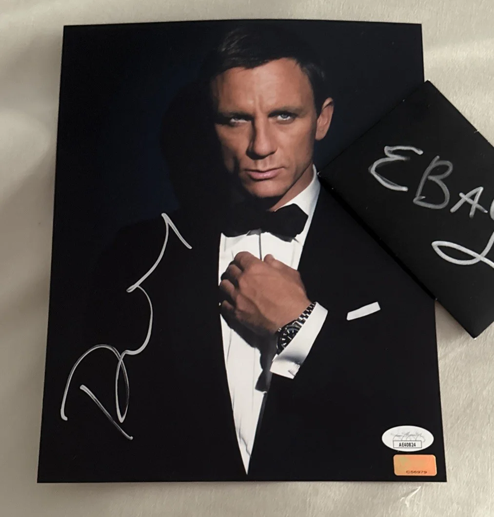 Stunning James Bond Daniel Craig Autograph 8x10 SIGNED JSA COA, image 2