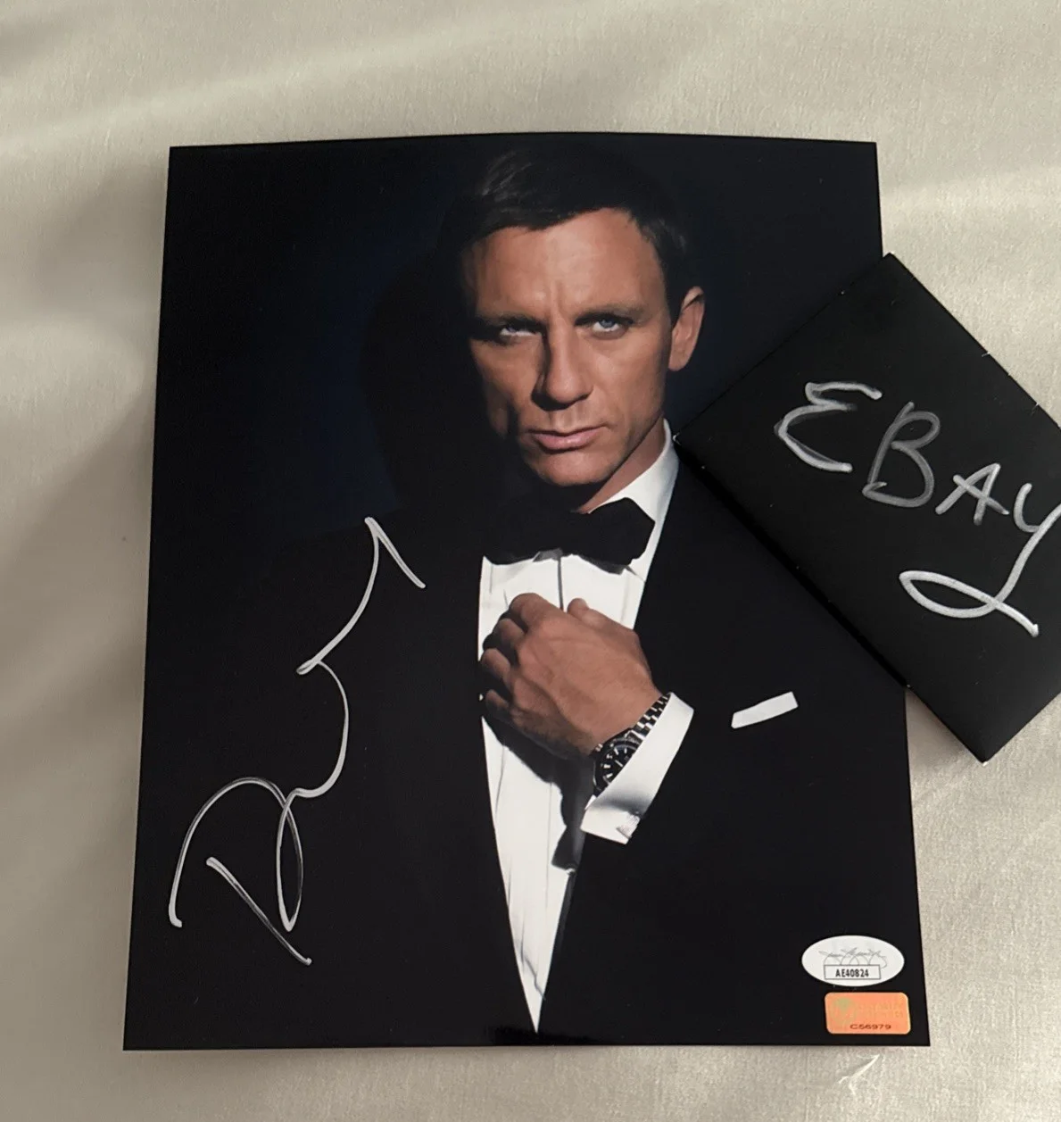 Stunning James Bond Daniel Craig Autograph 8x10 SIGNED JSA COA, image 3