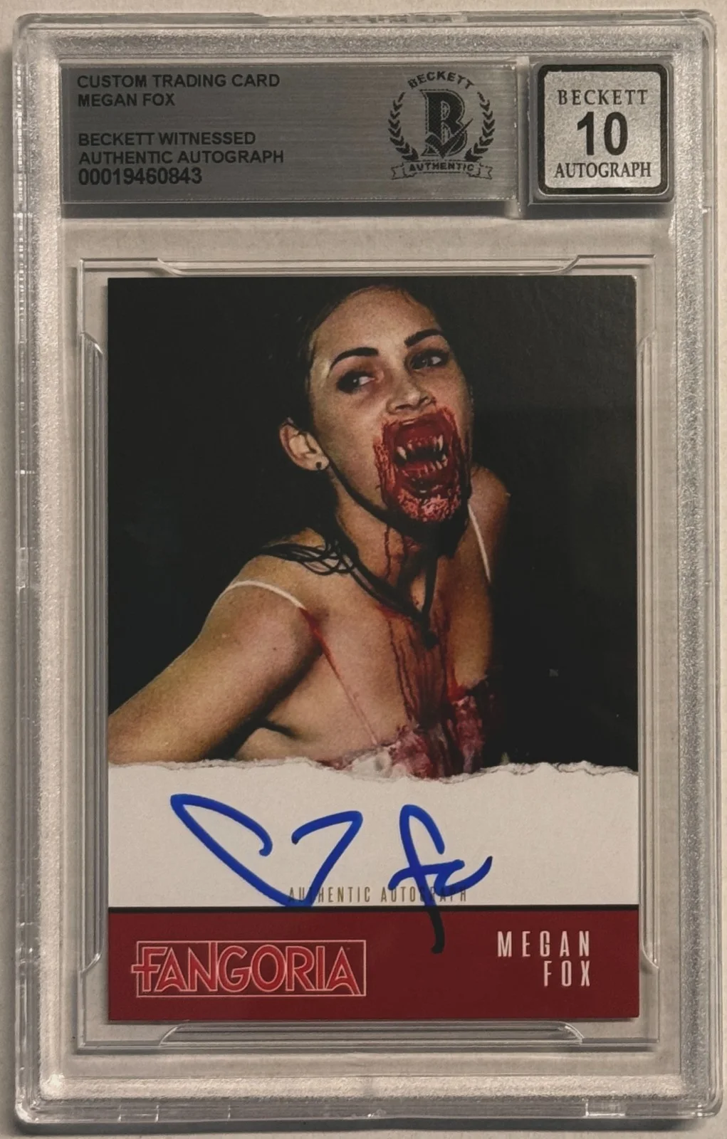 Megan Fox — Megan Fox Signed Fangoria Custom Trading Card Beckett Witnessed AUTO 10