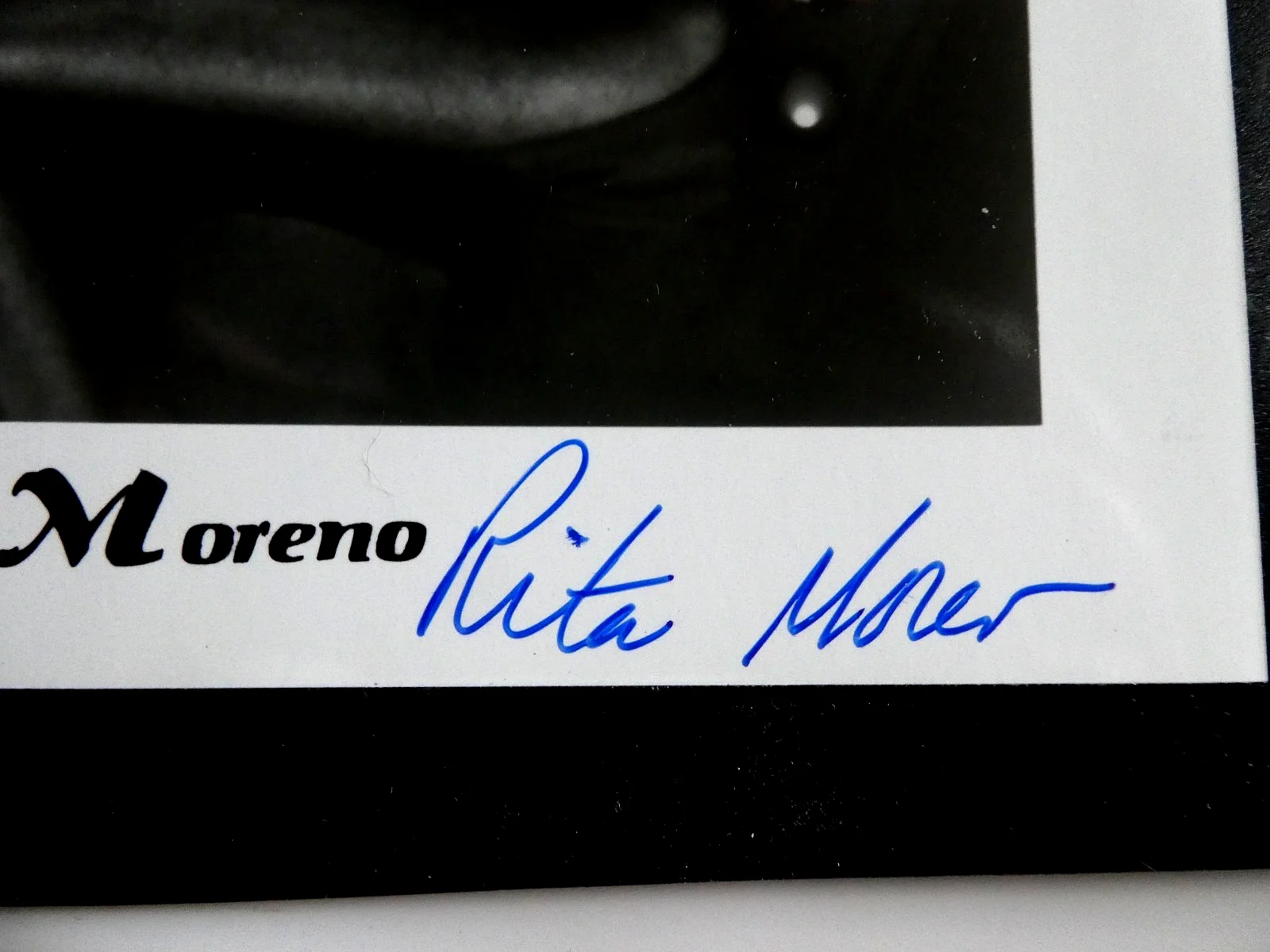 Rita Moreno — Rita Moreno Signed 8x10 Photo BW Joh Corry Collection, изображение 2