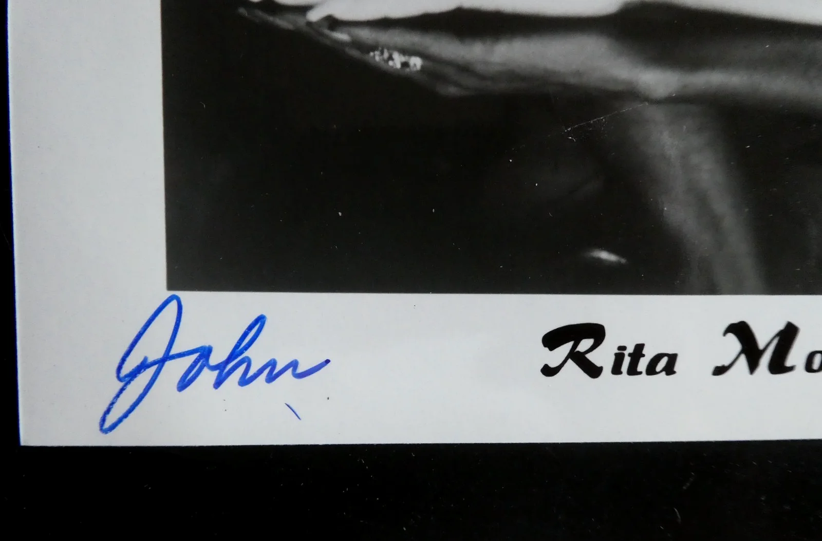 Rita Moreno — Rita Moreno Signed 8x10 Photo BW Joh Corry Collection, изображение 3