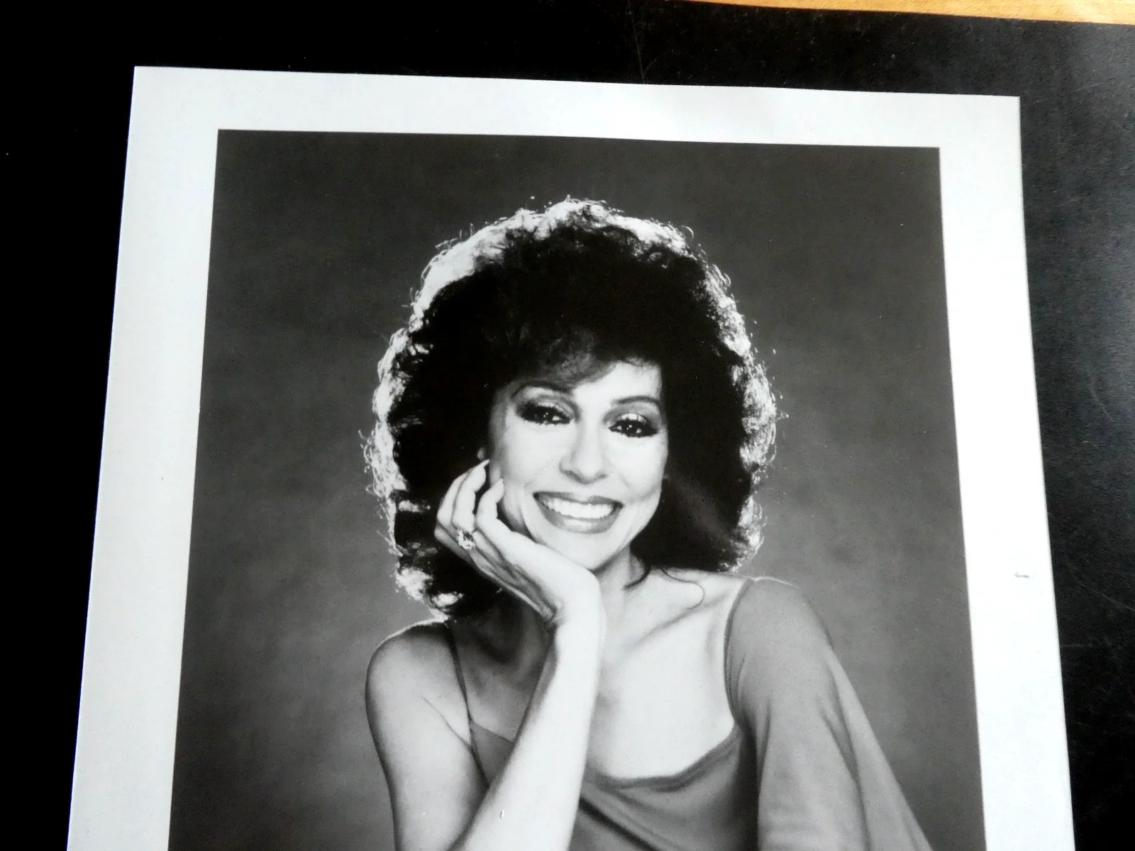 Rita Moreno — Rita Moreno Signed 8x10 Photo BW Joh Corry Collection, изображение 4